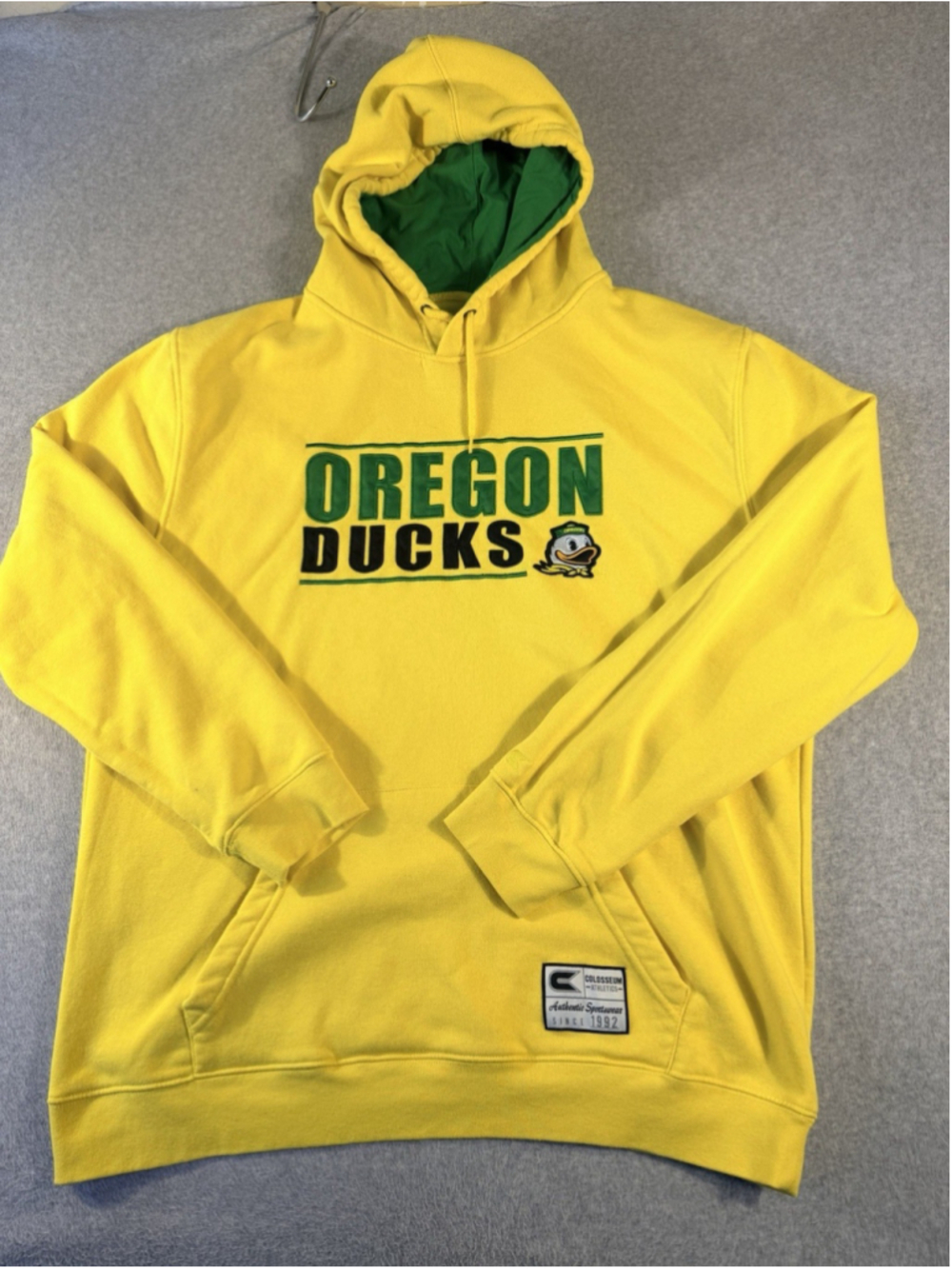 Oregon Ducks Hoodie Mens XXL 2XL Yellow Colosseum Embroidered Pullover